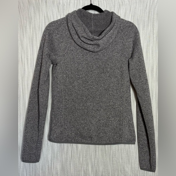 The North Face Gray Women's Sweater - Picture 3 of 5